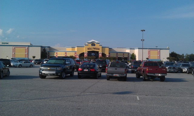 Hollywood 20 front exterior