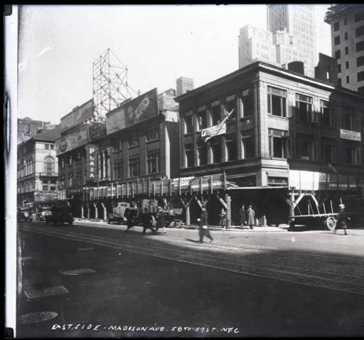 Plaza on Madison Avenue Between 58th and 59th Streets