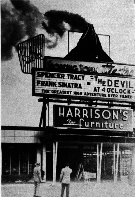 Kallet Shoppingtown Theatre